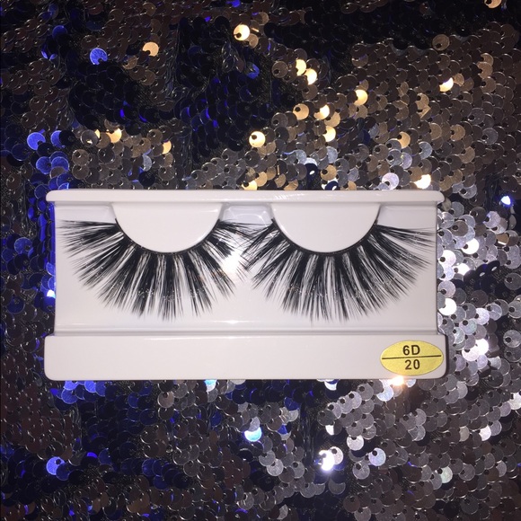 Lashes - Picture 10 of 10